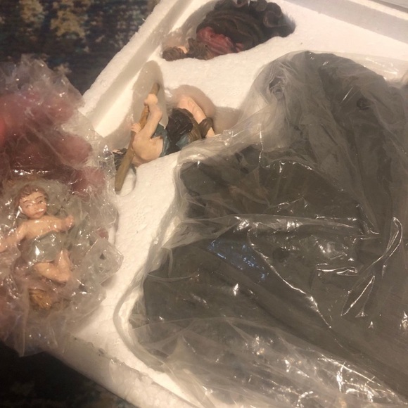 House of Lloyd Christmas Around the World The Presepio Nativity Scene (read) - Picture 5 of 7